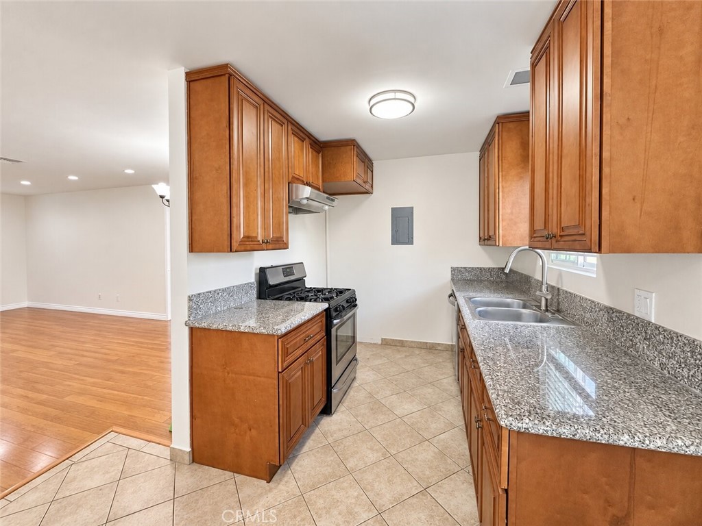 1126 Elm Avenue 4 Property Photo 4