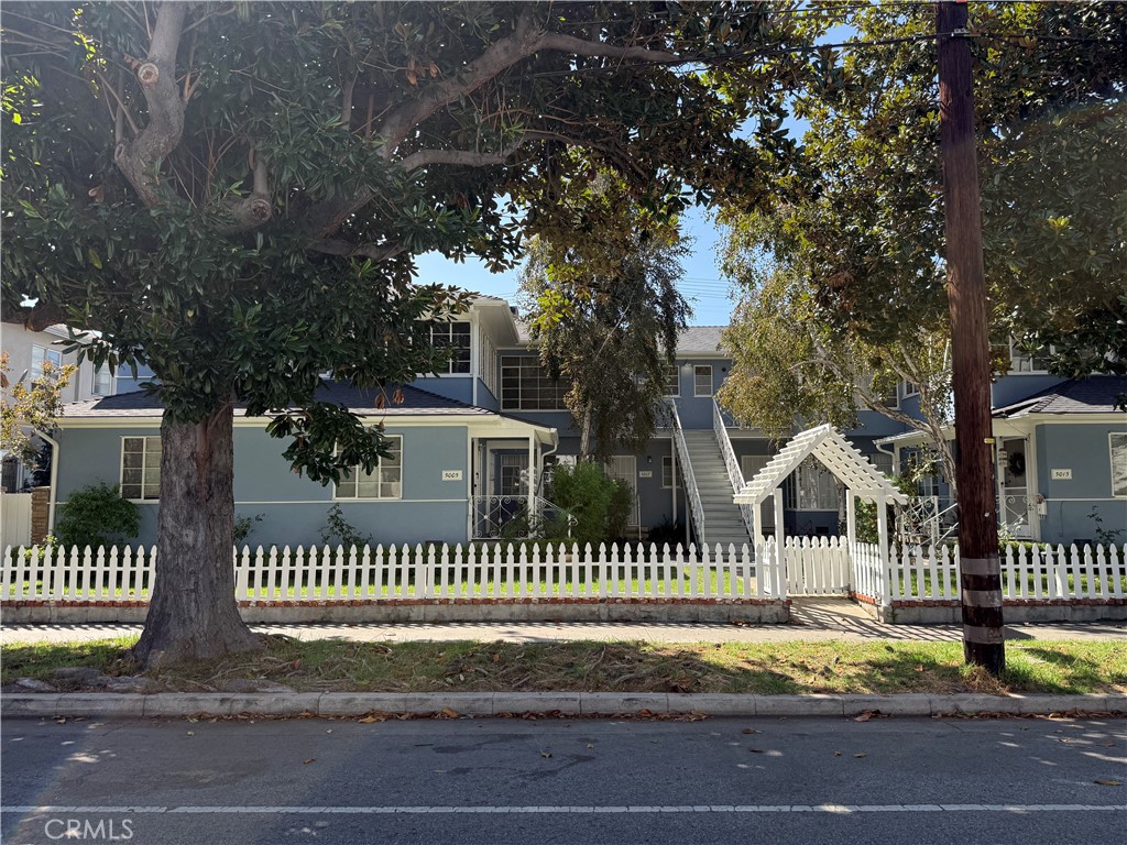 5005 Cahuenga Property Photo 1