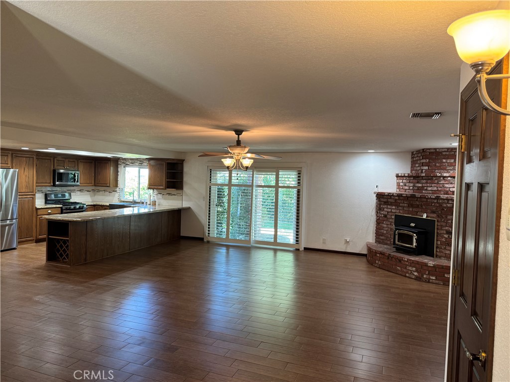 5837 W Avenue M2 Property Photo 2