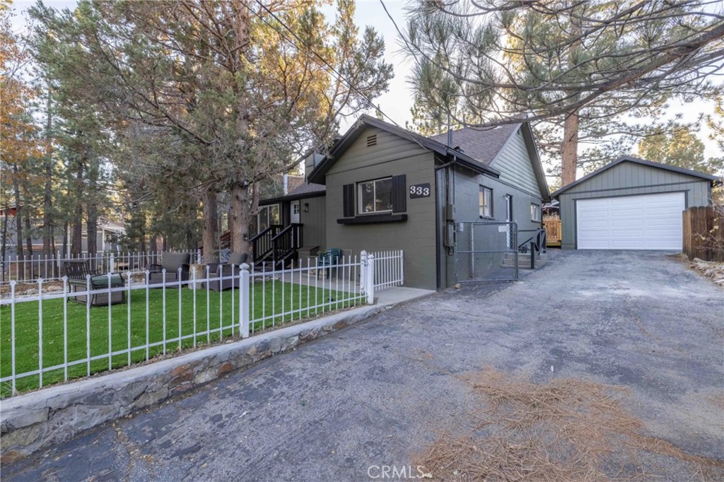 333 Downey Drive Property Photo 1