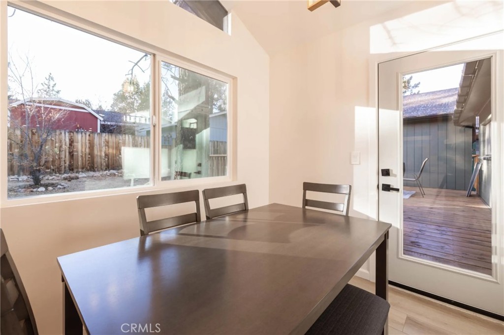 333 Downey Drive Property Photo 4