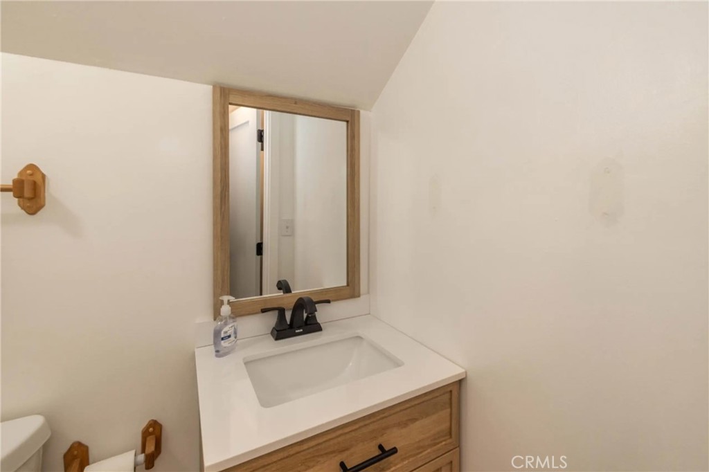 333 Downey Drive Property Photo 16