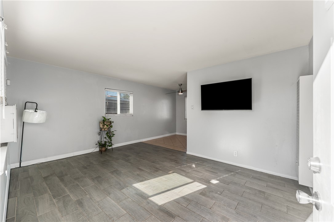 38457 31st E Property Photo 4