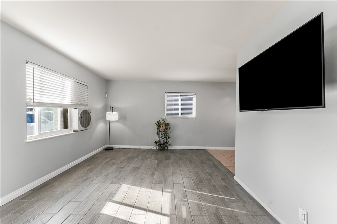 38457 31st E Property Photo 5
