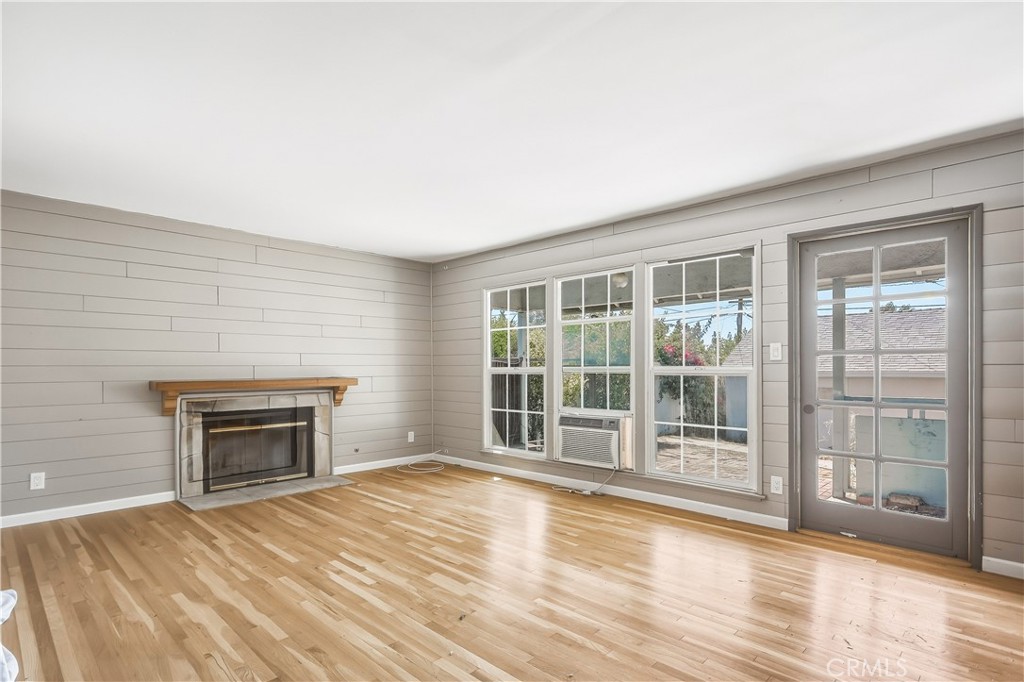 17062 San Fernando Mission Boulevard Property Photo 5