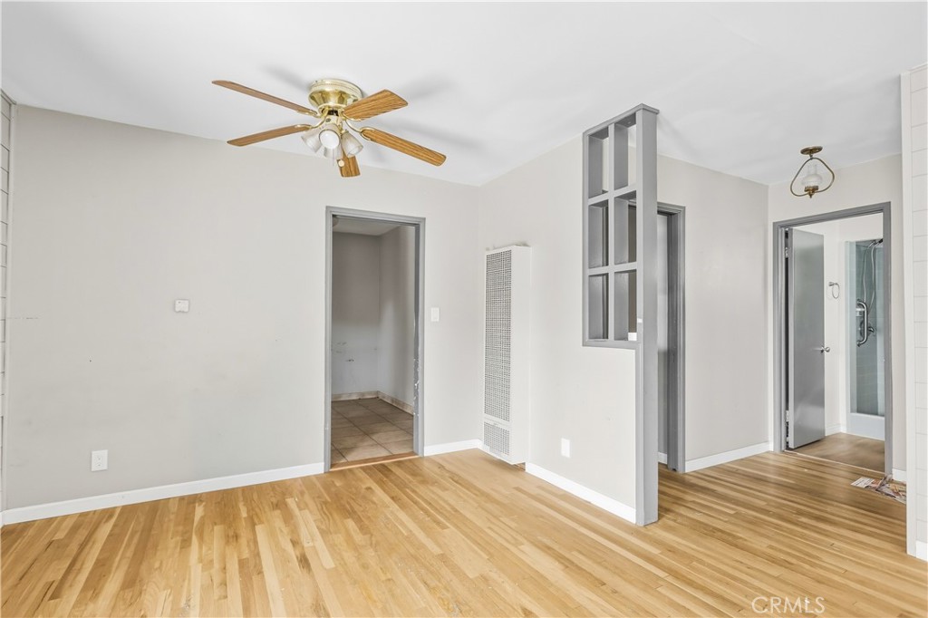 17062 San Fernando Mission Boulevard Property Photo 6