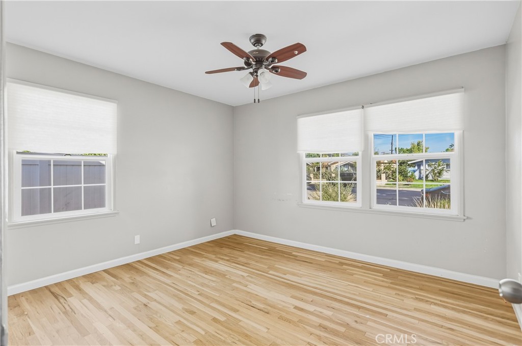 17062 San Fernando Mission Boulevard Property Photo 12