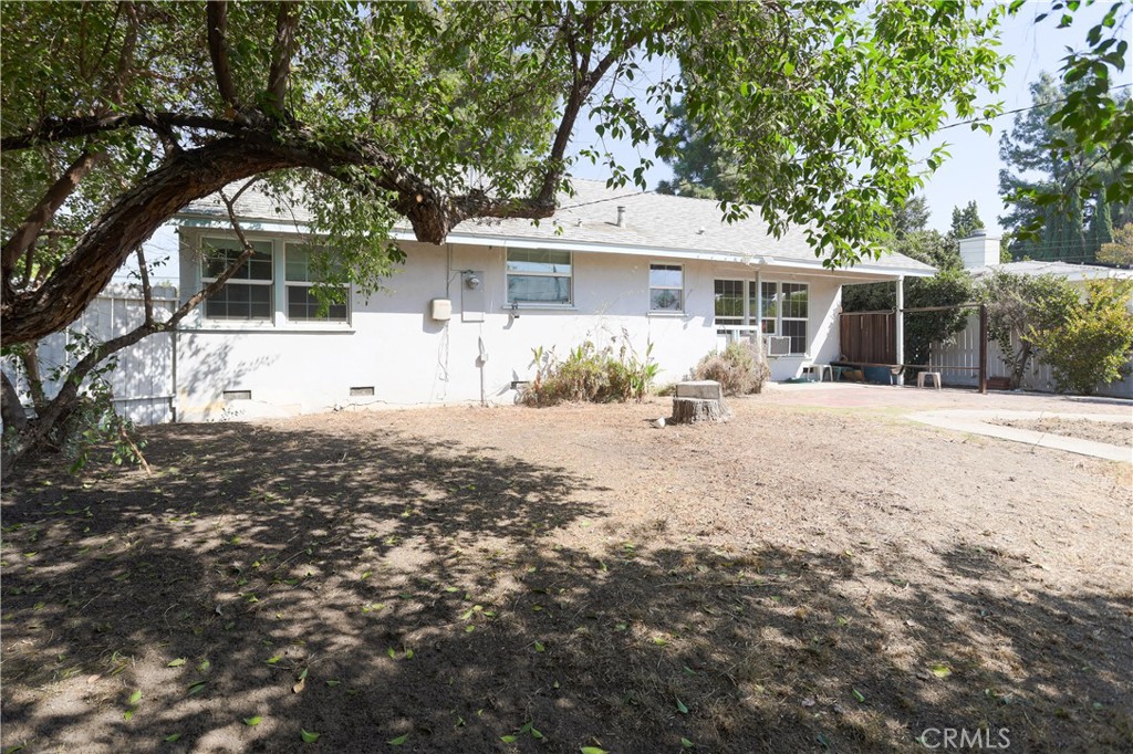 17062 San Fernando Mission Boulevard Property Photo 18