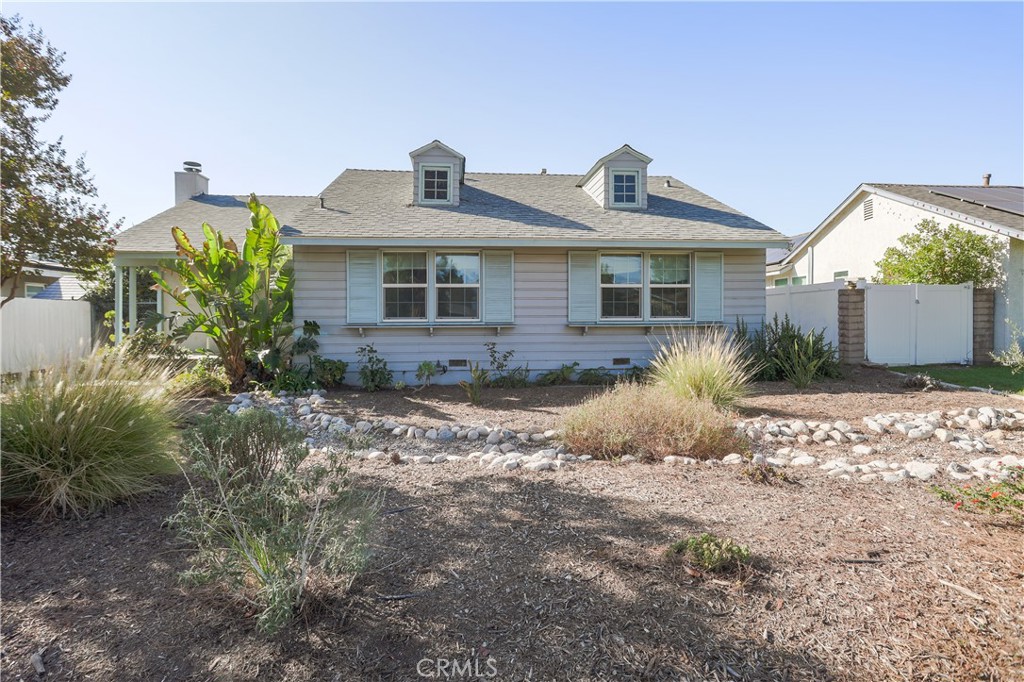 17062 San Fernando Mission Boulevard Property Photo 20