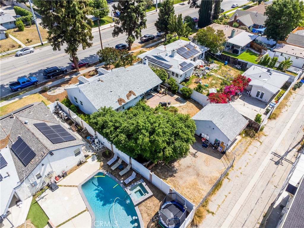 17062 San Fernando Mission Boulevard Property Photo 21