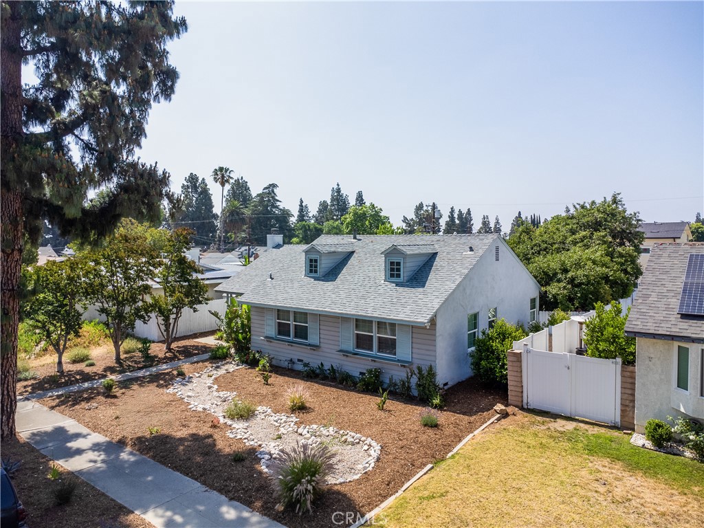 17062 San Fernando Mission Boulevard Property Photo 22
