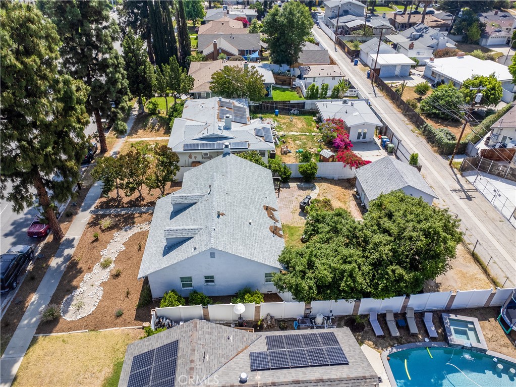 17062 San Fernando Mission Boulevard Property Photo 23