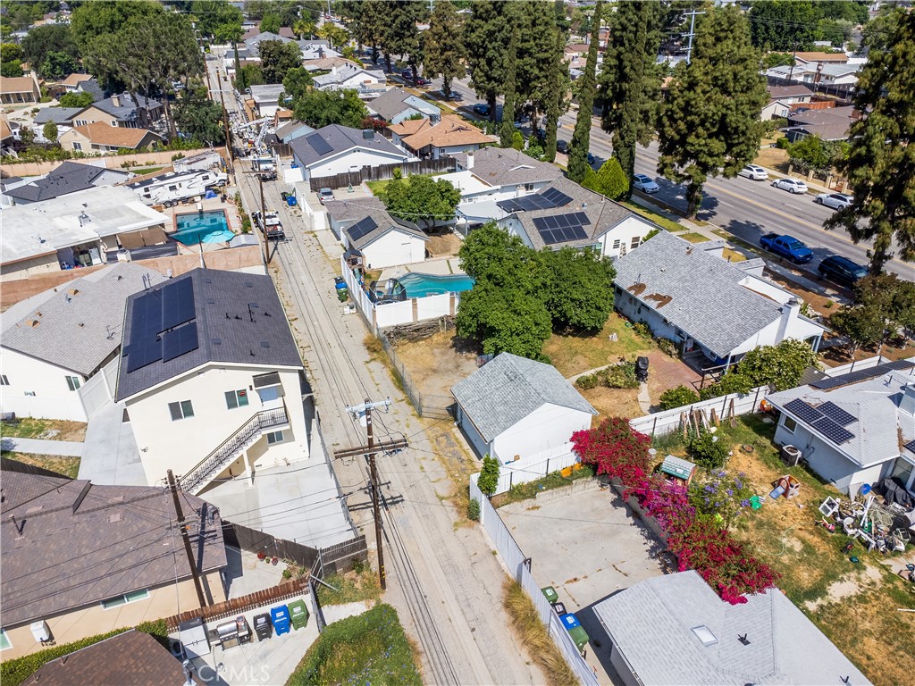 17062 San Fernando Mission Boulevard Property Photo 25