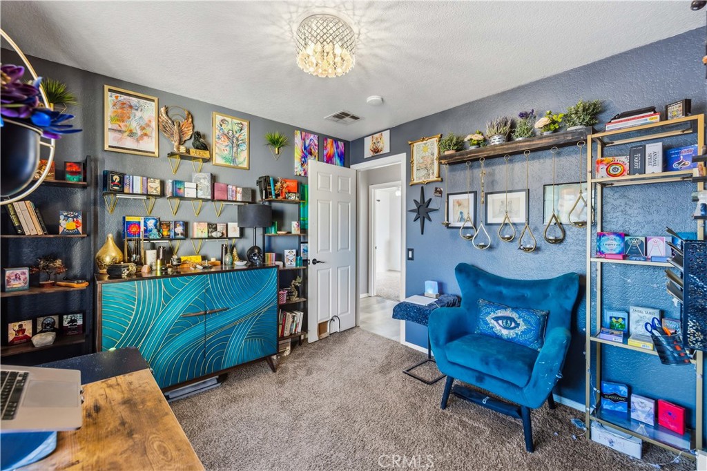 2317 Edam Street Property Photo 17