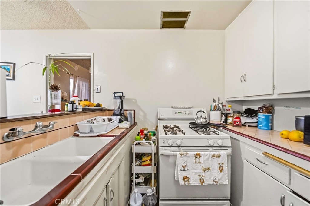 7244 Tujunga Avenue Property Photo 10