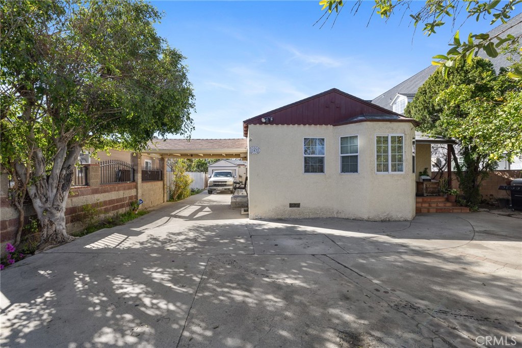 11430 Califa Street Property Photo 1