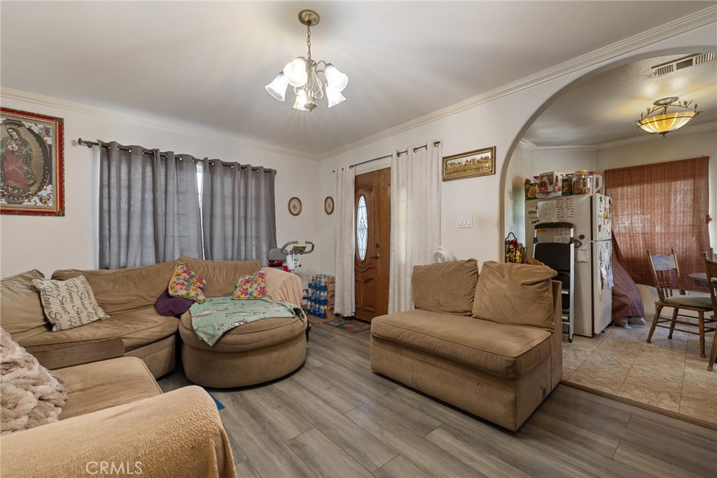 11430 Califa Street Property Photo 3