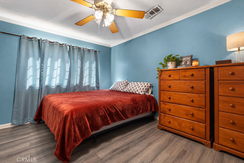 11430 Califa Street Property Photo 8