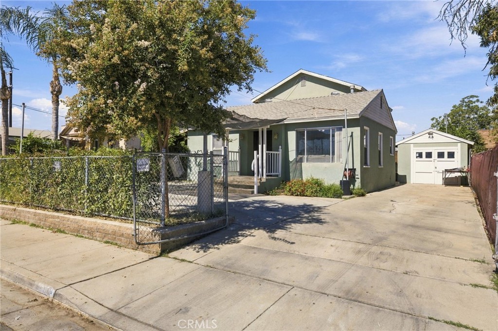 110 E Belle Avenue Property Photo 1