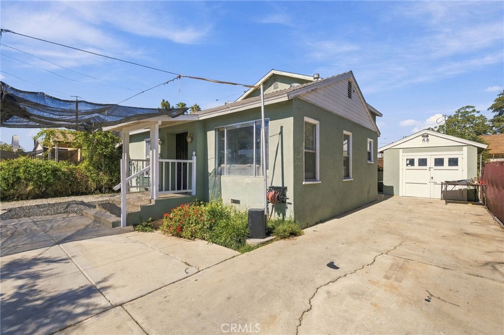 110 E Belle Avenue Property Photo 2