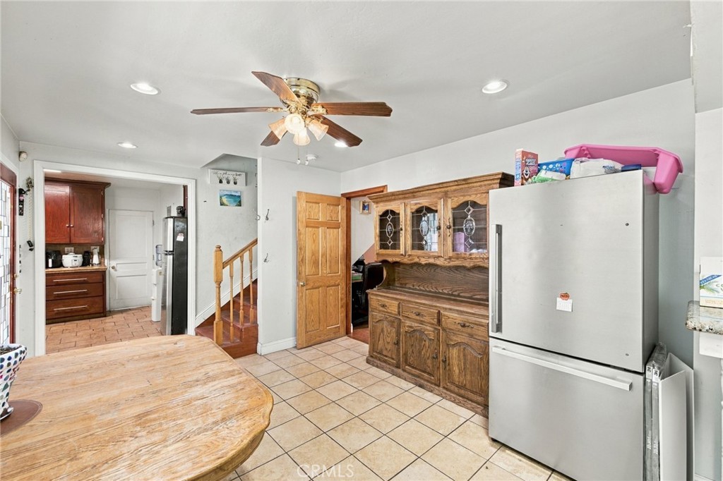 110 E Belle Avenue Property Photo 17