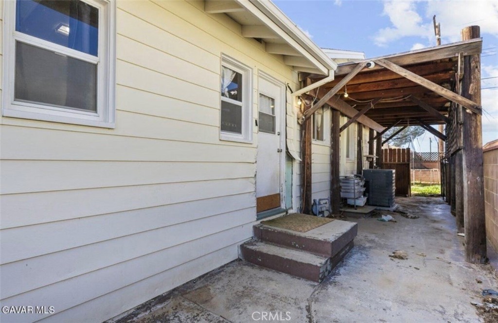 3355 Camden Property Photo 4