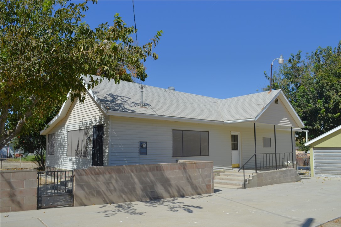 24882 3rd Street Property Photo 3