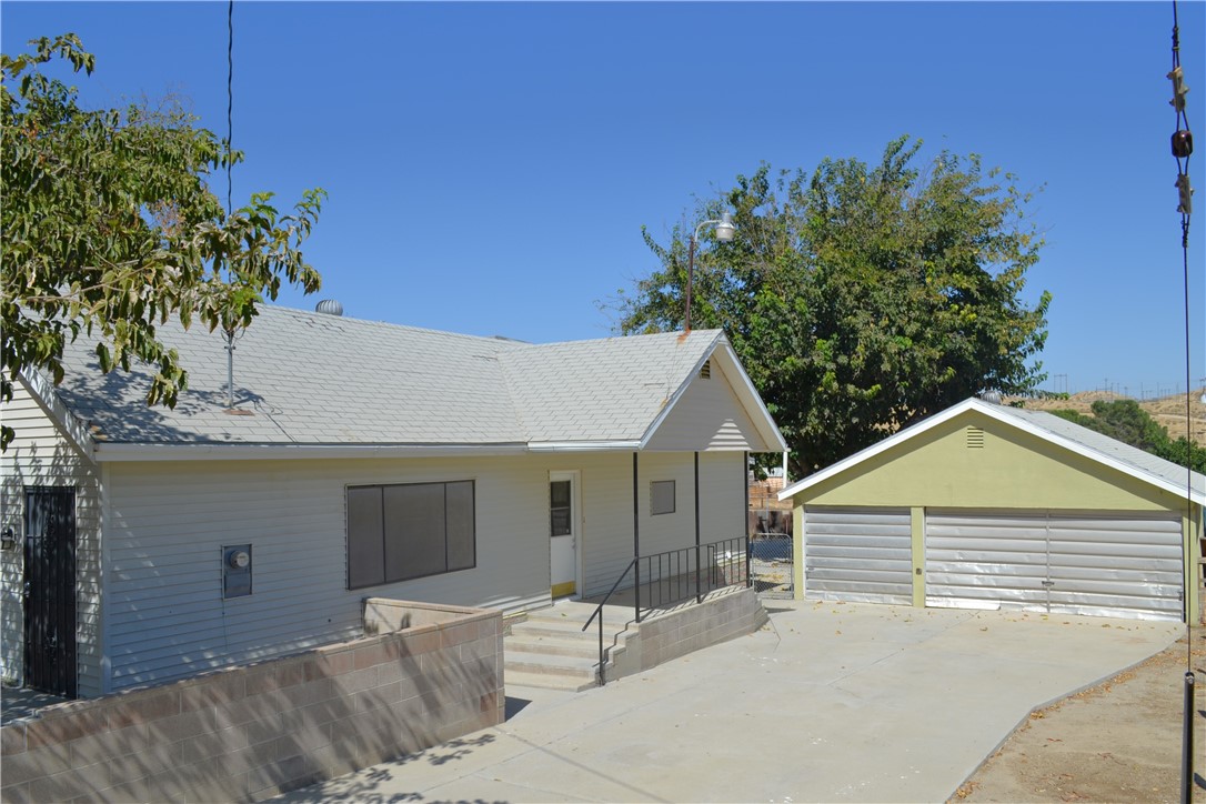 24882 3rd Street Property Photo 7