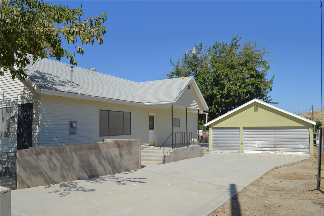 24882 3rd Street Property Photo 11