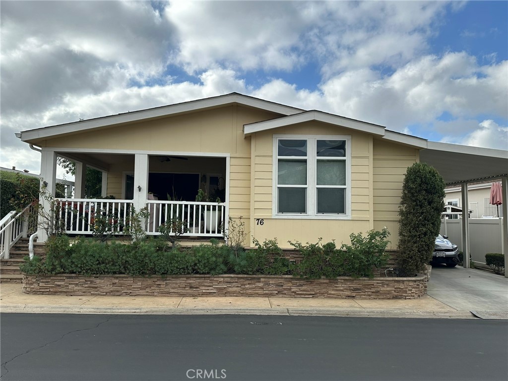 15455 Glenoaks 76 Property Photo 2