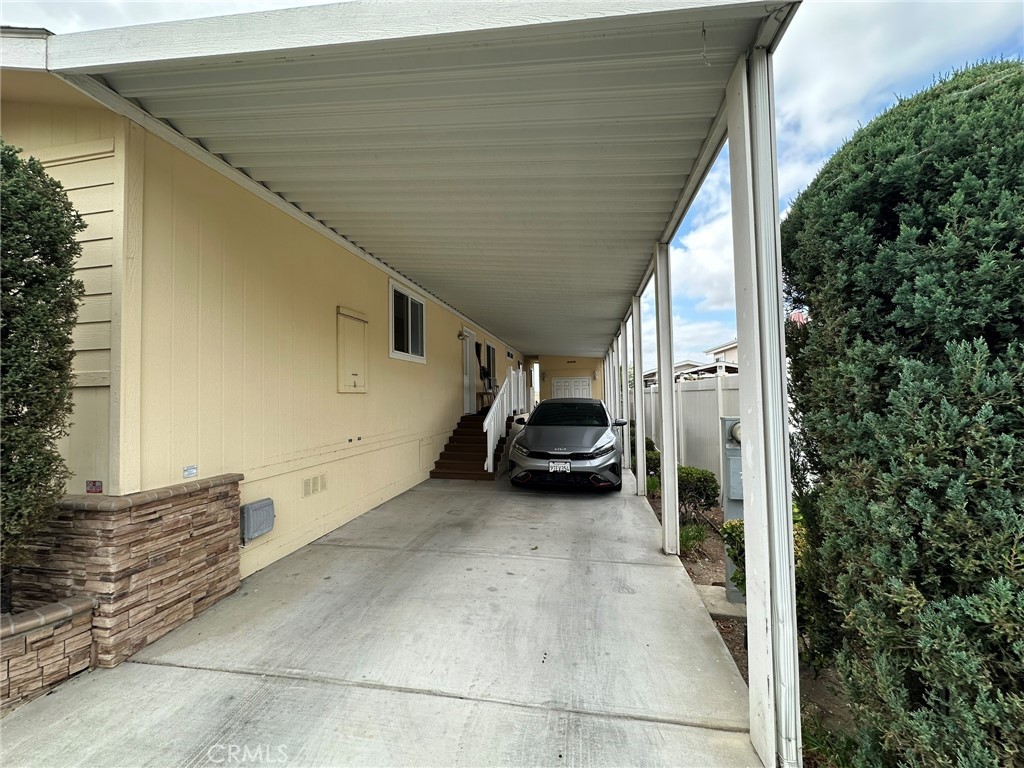 15455 Glenoaks 76 Property Photo 3