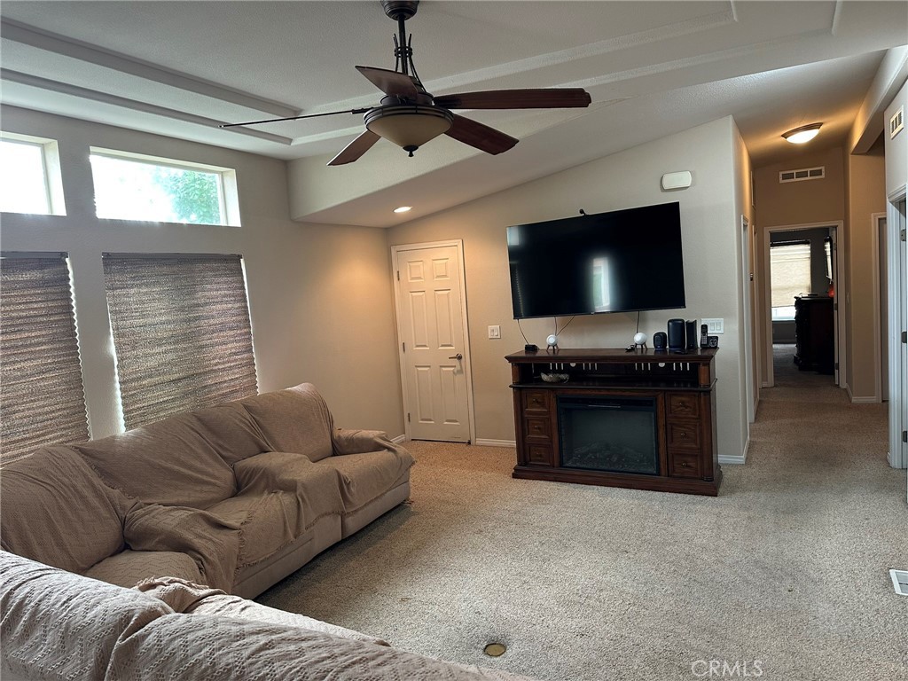 15455 Glenoaks 76 Property Photo 11