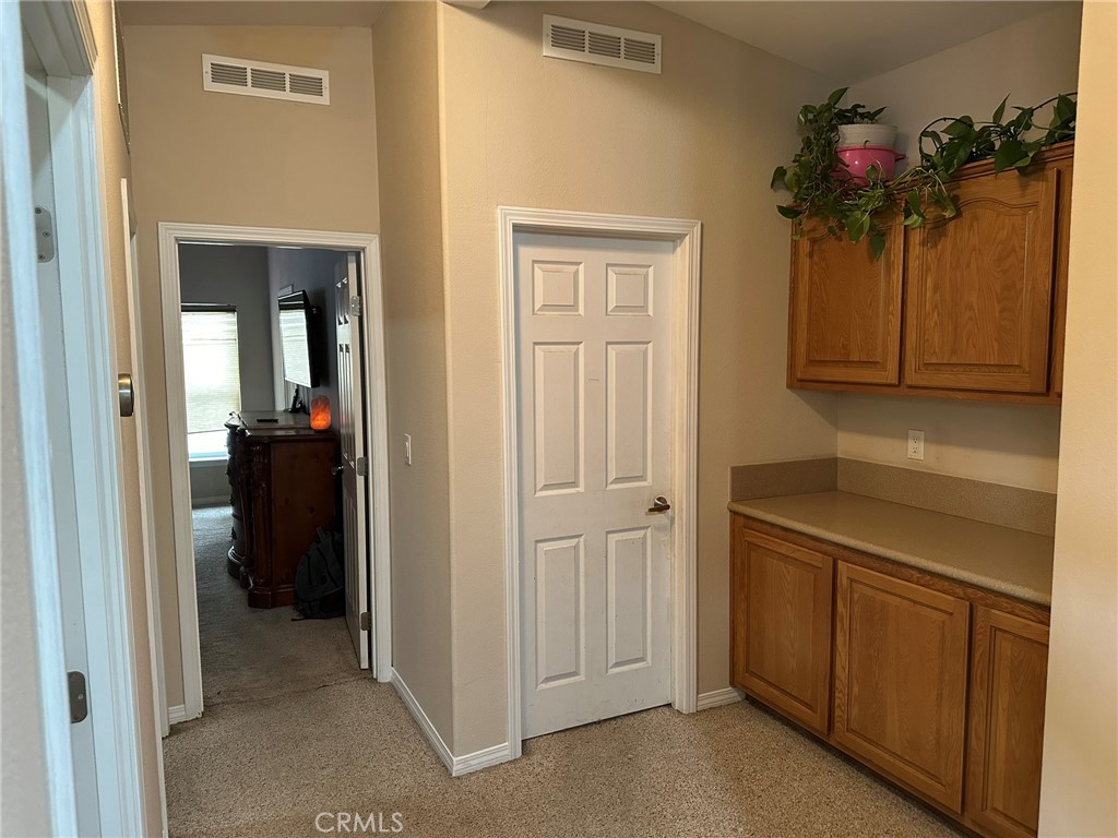 15455 Glenoaks 76 Property Photo 12