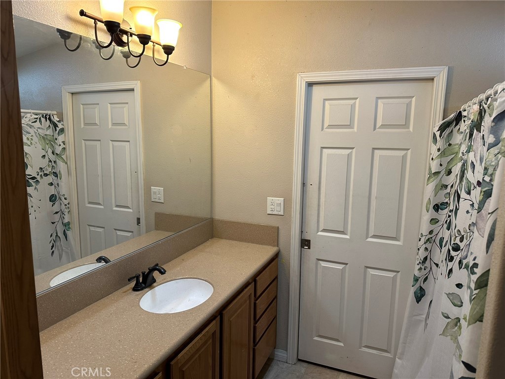 15455 Glenoaks 76 Property Photo 14