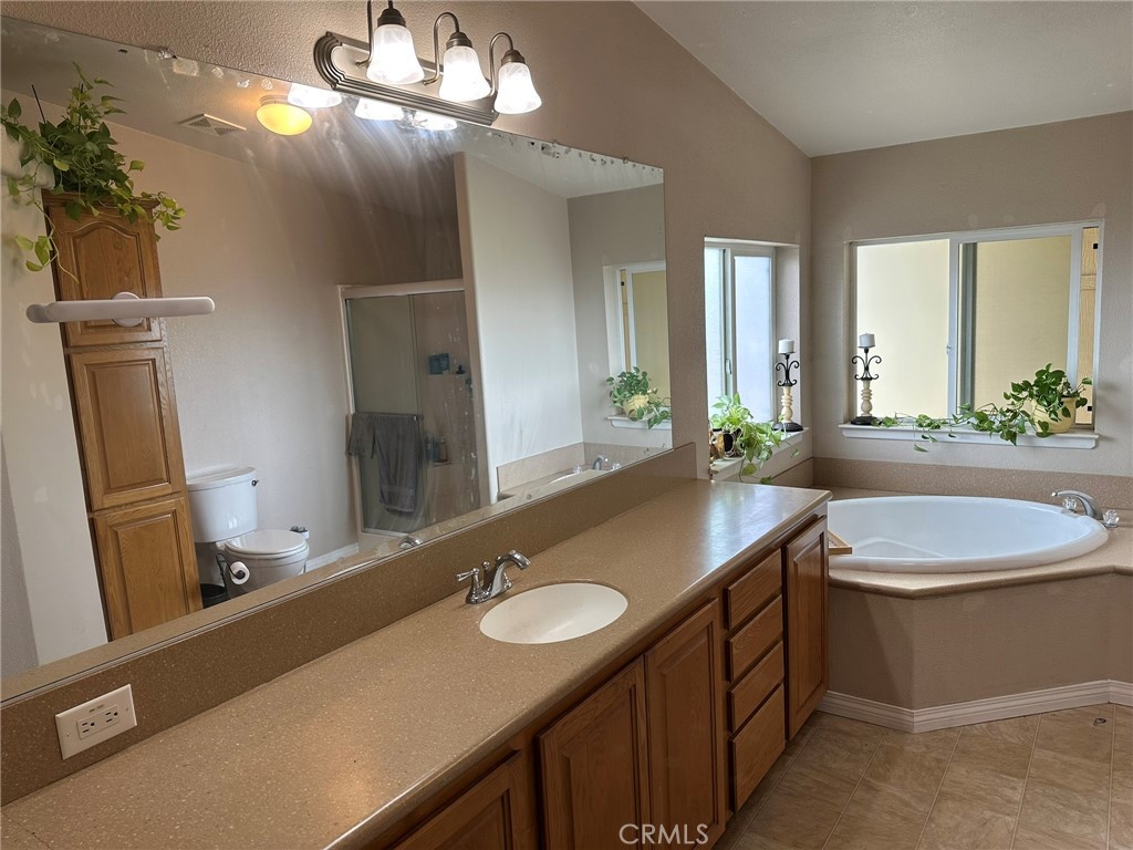 15455 Glenoaks 76 Property Photo 21