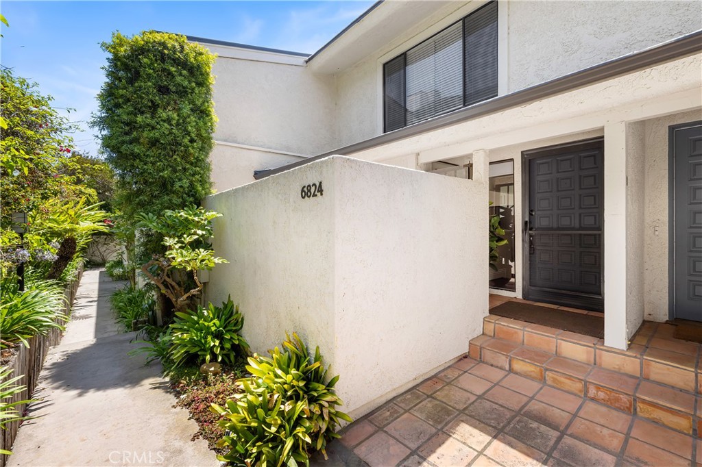 6824 Las Olas Property Photo 4