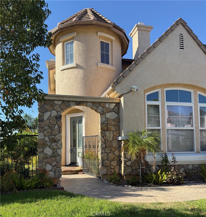 5721 Velvet Oak Court Property Photo 3