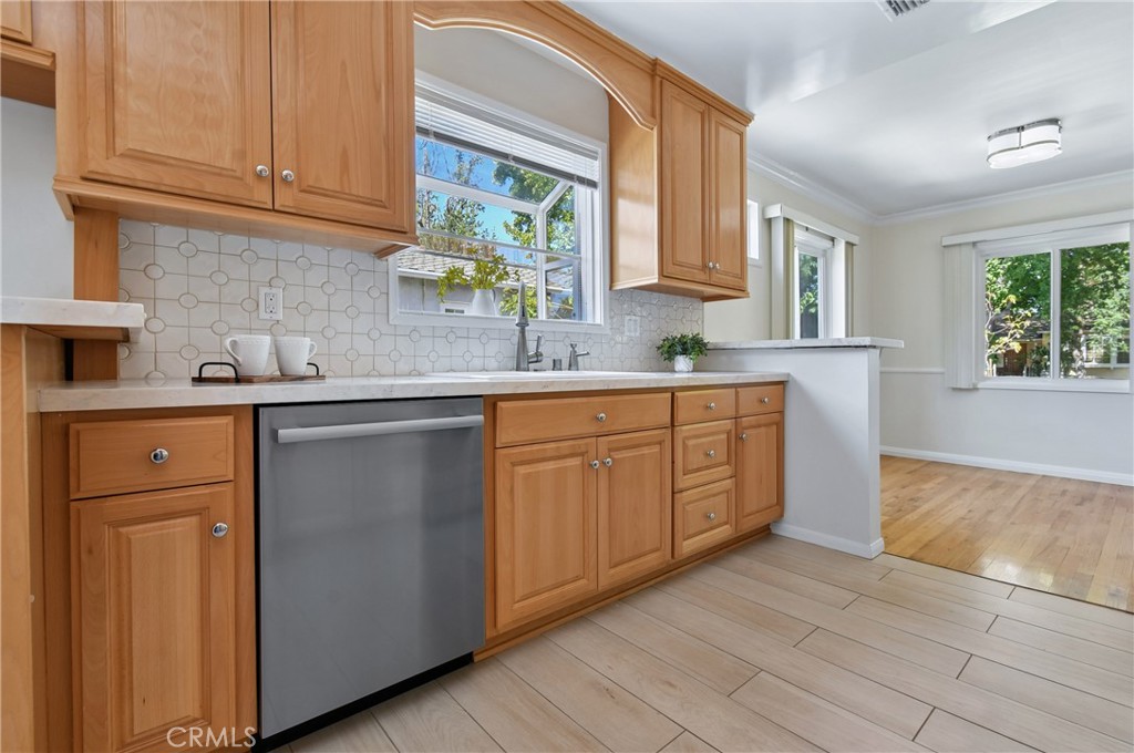 15480 Friar Street Property Photo 19
