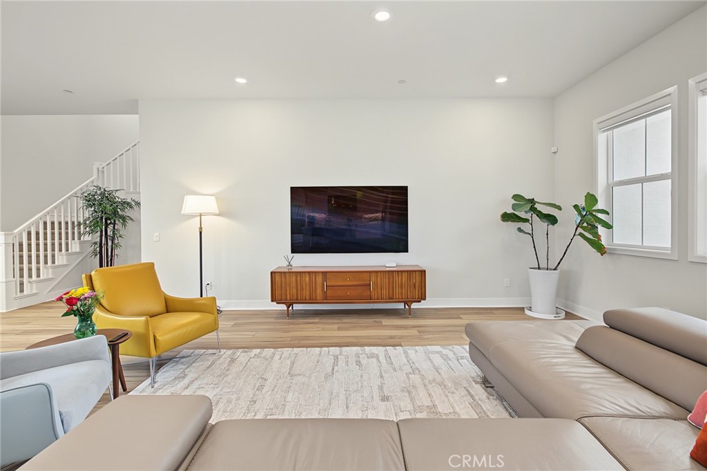 27009 California Court Property Photo 4