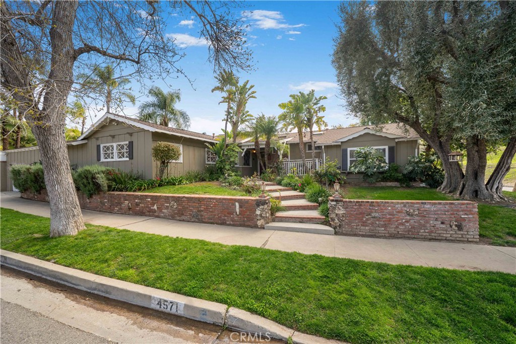 4571 Canoga Drive Property Photo 1
