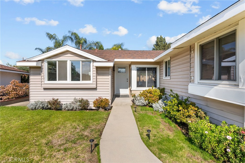 12823 Delano Property Photo 5