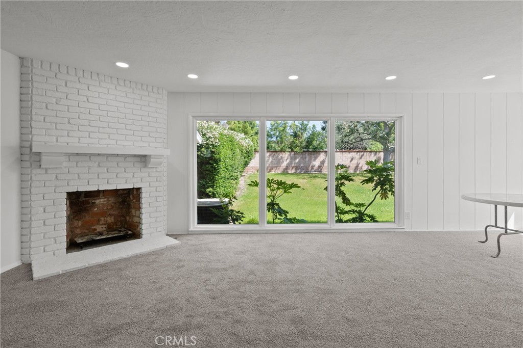 12823 Delano Property Photo 11