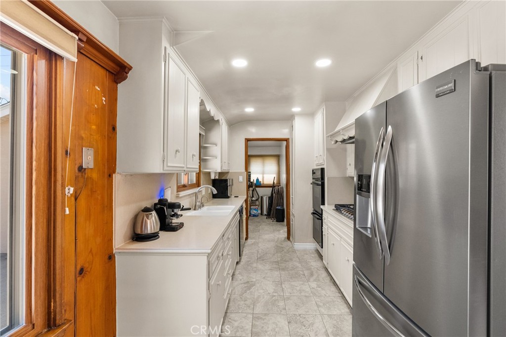 12823 Delano Property Photo 18