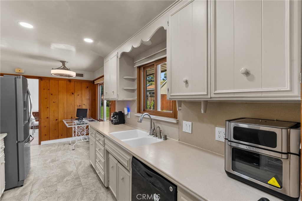 12823 Delano Property Photo 20