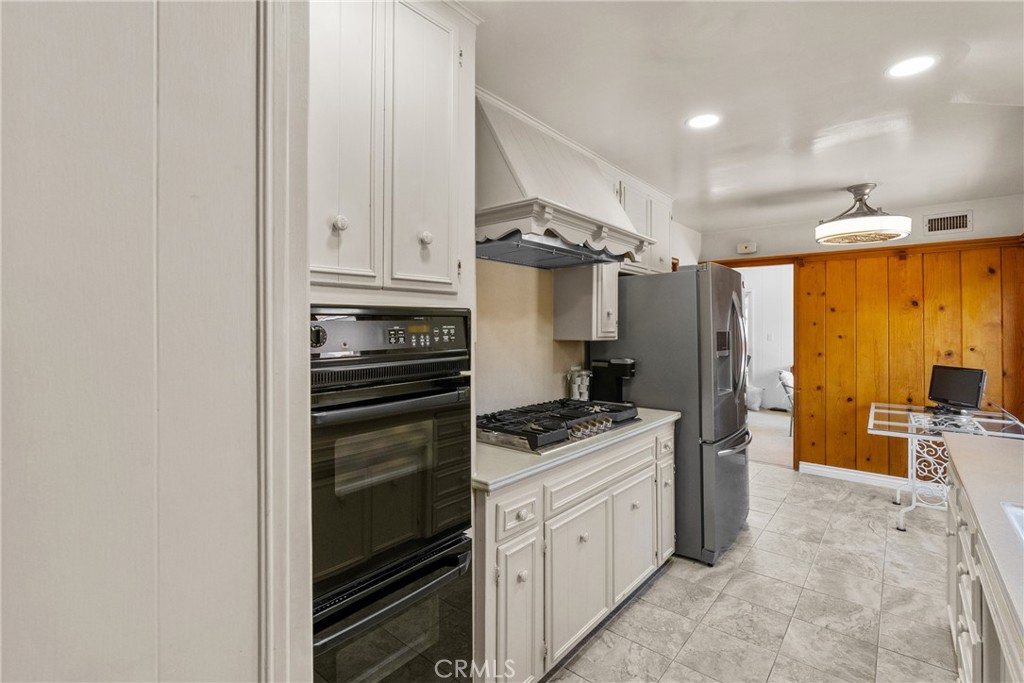 12823 Delano Property Photo 21