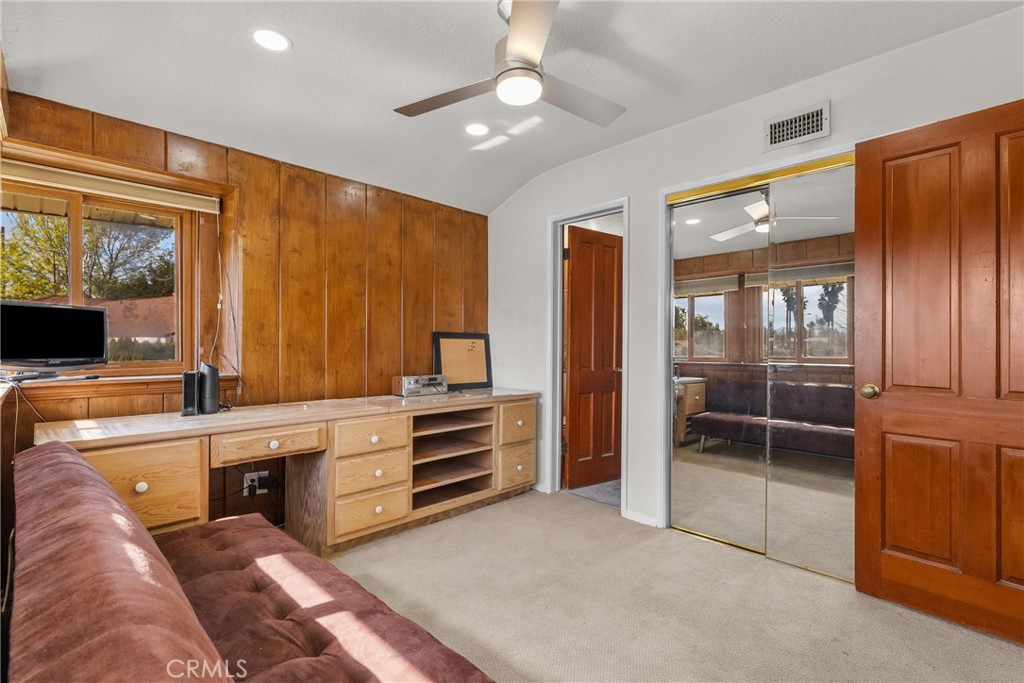 12823 Delano Property Photo 23