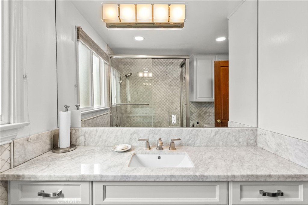 12823 Delano Property Photo 29