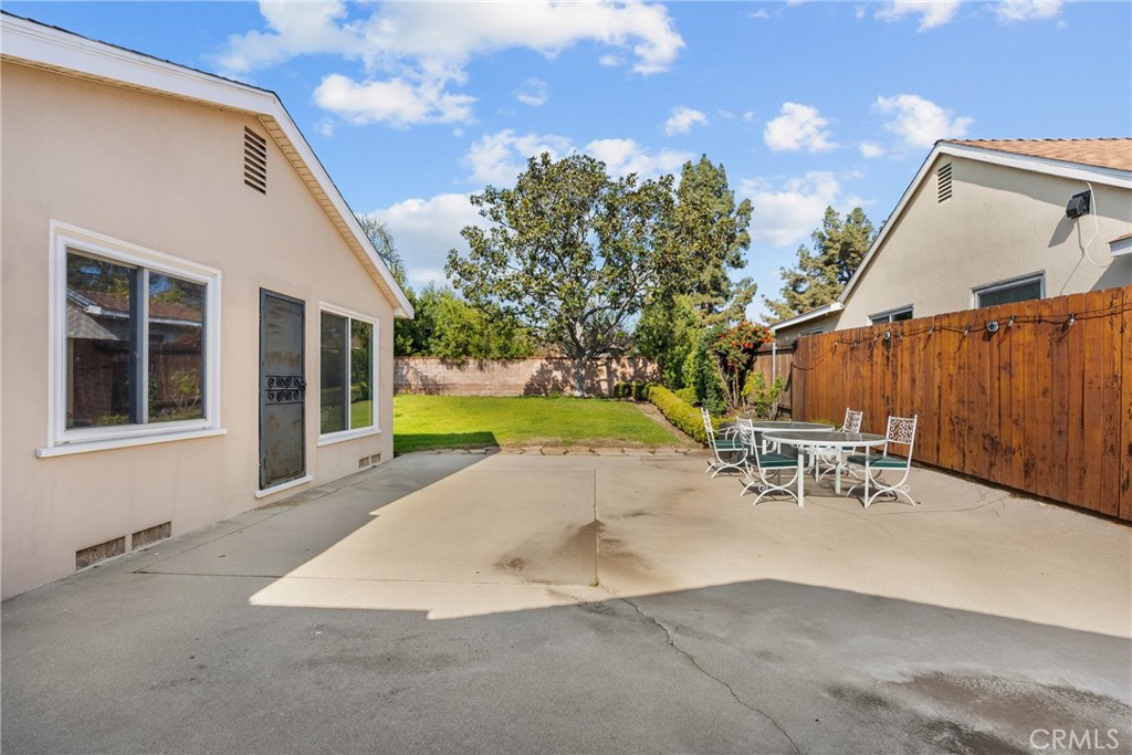 12823 Delano Property Photo 35