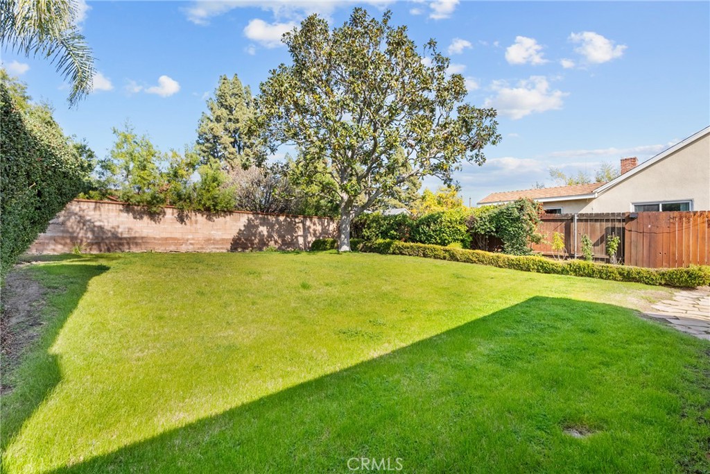 12823 Delano Property Photo 37