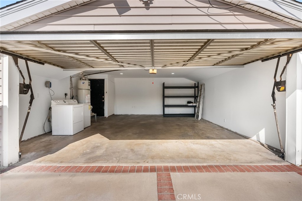 12823 Delano Property Photo 45